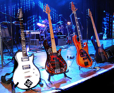 TOMKINS GUITARS AND BASSES