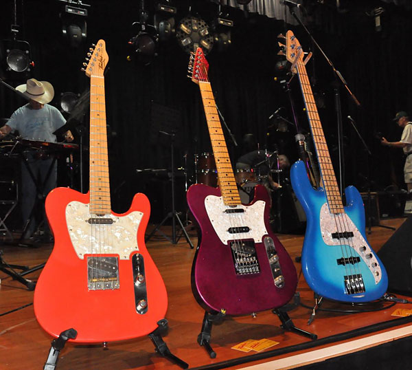 TOMKINS GUITARS and BASS