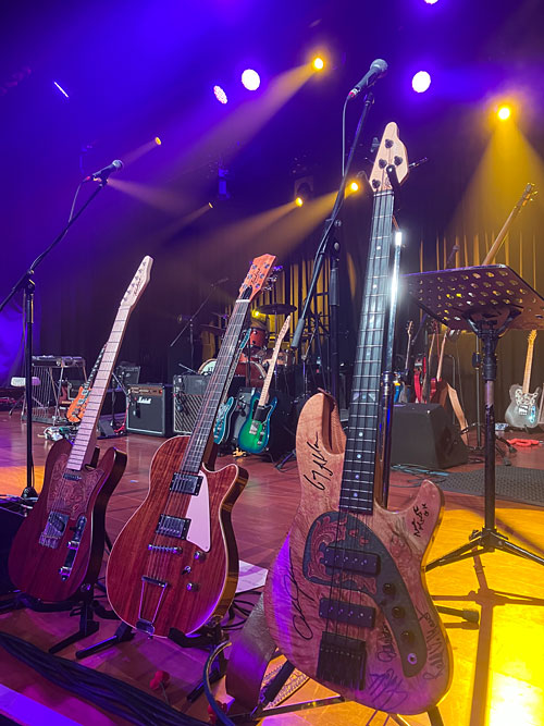 Tomkins Guitars